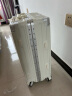 左汀行李箱铝框拉杆箱加厚结实抗压旅行箱登机箱大容量学生密码箱皮箱 烟白色 22英寸，适合1-3天短途旅行 实拍图