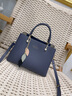 愛(ài)情海牛皮包包女包手提包大容量單肩斜挎包生日禮物高級感送女友老婆 【藍色】高級感實(shí)用小眾通勤輕奢百搭 時(shí)尚品牌高級感ck風(fēng)實(shí)用高端 曬單實(shí)拍圖