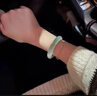 迎福匠緬甸天然翡翠A貨玉手鐲 糯種淡飄花女款正圈玉鐲子送媽媽老婆禮物 52-53mm【附帶A貨證書(shū)】 曬單實(shí)拍圖