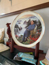 VAKADA毛主席畫(huà)像擺件辦公室客廳展示柜裝飾毛爺爺瓷盤(pán)紀念品景德鎮陶瓷 直徑35厘米 紅太陽(yáng)金邊+龍架 曬單實(shí)拍圖