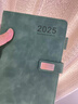 2025年日程本免費刻字定制加厚筆記本本子日歷記事本工作商務(wù)辦公日記本學習日期每日一頁計劃本 可定制/可免費刻字/綠色搭扣款 曬單實拍圖
