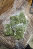 天然水晶碎石小顆粒優(yōu)質(zhì)綠橄欖石裝飾小石子消磁凈化供佛水晶 綠橄欖500克裝 曬單實拍圖