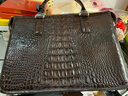 歐洛爾鱷魚(yú)皮男包商務(wù)包休閑包歐美真皮單肩包男士手提包公文包 尼古丁色 曬單實(shí)拍圖
