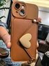 八腳獸 【女神款】蘋(píng)果17Promax手機殼女生掛繩iPhone16pro手提愛(ài)心卡包15可背帶斜挎14防摔高級輕奢外殼 【棕色】愛(ài)心卡包+手提繩+斜挎掛繩 iPhone 15 曬單實(shí)拍圖