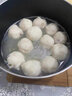 今鮮臣潮汕正宗手工豬肉丸 廣東汕頭特產(chǎn)燒烤火鍋食材 貢丸新鮮肉圓子 手工豬肉丸2斤【送醬料包】 （送辣椒醬+蒜蓉酥） 曬單實拍圖