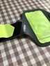 AGUACATE2025新款跑步手機(jī)臂包運(yùn)動(dòng)手臂套蘋(píng)果15通用男女跑步手機(jī)袋手腕包 透氣灰綠【小號(hào)】 曬單實(shí)拍圖