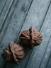 彩荷青皮文玩核桃野生麻核桃四座樓獅子頭白獅子滿天星盤龍紋官帽 掌柜隨緣款 帶皮尺寸61-62mm一對(duì) 曬單實(shí)拍圖