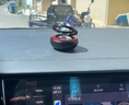 巫記車(chē)載香水太陽(yáng)能汽車(chē)香薰懸浮擺件中控臺(tái)擴(kuò)香車(chē)用裝飾品持久淡香 【一鹿平安】黑紅色 懸浮款 曬單實(shí)拍圖