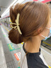 卡瑪倫（KAMALUN)麥穗發(fā)夾女2025新款大號(hào)后腦勺盤發(fā)鯊魚(yú)夾蝴蝶結(jié)抓夾氣質(zhì)輕奢發(fā)飾 金色抓夾-品牌禮盒（不刻字） 曬單實(shí)拍圖
