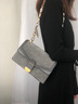 卡菲倫品牌包包女包絲絨腋下小方包新款絲巾鏈條單肩斜挎包女士包包情人節 灰色 23*7*14CM 曬單實(shí)拍圖