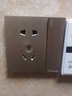 飛雕（FEIDIAO）86型開(kāi)關(guān)插座多孔面板 家用墻壁電源 大面板鋼支架超薄格韻銀系列 白板 曬單實(shí)拍圖