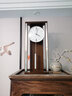 精工日本精工時(shí)鐘 時(shí)尚簡(jiǎn)約音樂(lè )報時(shí)鐘表掛表金屬吊擺實(shí)木客廳大掛鐘 棕色QXH068B 曬單實(shí)拍圖