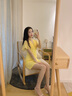 AUI 小個子V領連衣裙女2022年夏季新品設計感時尚女裝收腰a字裙子 黃色 XS 曬單實拍圖