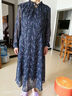 亦朵長(cháng)袖印花連衣裙顯瘦百搭雪紡連衣裙秋時(shí)尚中長(cháng)款收腰 藏青色 M 曬單實(shí)拍圖