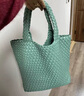 ANDSEEYOU 手提包女 小眾手工編織手袋大容量托特包 簡(jiǎn)約女挎包純色單肩包 薄荷綠 曬單實(shí)拍圖