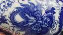 乾雅堂【景德鎮手工】陶瓷花瓶仿古康熙青花瓷福桶瓷瓶花瓶客廳擺件送禮 青花瓷龍紋福桶花瓶+底座+書(shū)+盒 曬單實(shí)拍圖