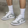 耐克（NIKE）板鞋男鞋女鞋 2025秋季新款AJ1情侶運動(dòng)鞋學(xué)生戶(hù)外百搭輕便休閑鞋 DC0774-105 白/狼灰 42 曬單實(shí)拍圖