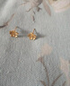 明牌珠寶 黃金耳釘女款 足金花朵長(cháng)春花耳飾AFH0134工費100 足金耳飾 約1.44克 曬單實(shí)拍圖