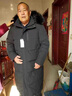 啄木鳥(niǎo)品牌爸爸裝冬季外套中老年人羽絨服男加厚中長(cháng)款過(guò)膝高檔鵝絨大衣 加長(cháng)款-黑色-貉子毛 XL 【建議130-150斤穿】 曬單實(shí)拍圖