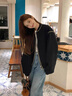 MeetMetro瑪依爾拼接撞色短外套女2025秋季新款休閑落肩棒球服 黑色 S 曬單實(shí)拍圖