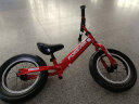 永久儿童平衡车无脚踏滑步车2-4岁宝宝双轮滑行车儿童礼物两轮车 [标配款]铝架+充气 12寸 红色 实拍图