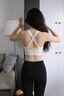 莫代爾運(yùn)動內(nèi)衣女2025新款防震聚攏跑步高強(qiáng)度瑜伽背心健身服上衣文胸 米白文胸【固定杯胸墊】+灰紫色褲子 L 【115-130斤】 曬單實拍圖