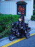 萌天使兒童電動(dòng)摩托車3-6歲孩子可駕駛1-3歲寶寶遙控三輪車雙驅(qū)發(fā)光車輪 黑色：全功能+雙驅(qū)遙控發(fā)光輪 曬單實(shí)拍圖