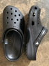 卡駱馳（CROCS）洞洞鞋檀健次同款男鞋女鞋夏季新款戶(hù)外沙灘鞋情侶涼鞋拖鞋 10001-001克駱格/黑色 41 -42(260mm) 曬單實(shí)拍圖