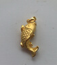 菜百首飾 黃金吊墜 足金3D硬金錦鯉年年有余(魚(yú))錦上添花吊墜  計價(jià) HJ 黃金吊墜（不含鏈） 約2.83g 曬單實(shí)拍圖