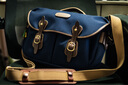 白金漢（Billingham）Hadley Pro 2020單反微單相機包單肩防水帶內膽斜跨電腦包6升適用佳能哈蘇索尼富士男女通勤攝影包 海軍藍帆布/巧克力皮505104-54 曬單實(shí)拍圖