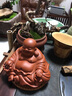 澗溪溪宜興紫砂佛茶寵雕塑擺件 名家陳洪軍彌勒佛小佛茶玩茶道配件 朱泥款 曬單實(shí)拍圖