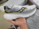Saucony【彭于晏同款】索康尼向?qū)?7減震支撐跑鞋男夏季新款輕便運(yùn)動(dòng)鞋男 白黑500【深圳城市款】 40 曬單實(shí)拍圖