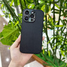 xoomz【金屬鏡圈】適用蘋果16promax手機(jī)殼iPhone16pro真皮保護(hù)套金屬鏡頭全包簡(jiǎn)約超薄男新款女 【羽紗黑】進(jìn)口真皮 | 金屬鏡頭保護(hù) 蘋果16 Pro Max 曬單實(shí)拍圖