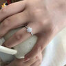 我愛鉆石網(wǎng) 鉆戒女 白18K金鉆石戒指 求婚結(jié)婚戒指群鑲2克拉效果 六鉆戒臂 共約50分IJ色 曬單實(shí)拍圖