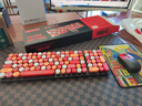 似畫(huà)中人無(wú)線(xiàn)鍵盤(pán)鼠標套裝女生彩色朋克復古口紅色圓鍵帽游戲辦公鼠標鍵盤(pán) 紅色 曬單實(shí)拍圖
