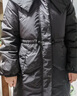 艾萊依新款大翻領(lǐng)鴨絨亮面羽絨服女小眾設計感中長(cháng)款寬松蝴蝶結外套 炭黑 S 155【建議90-115斤】 曬單實(shí)拍圖