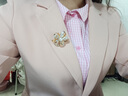 法蔻胸針女輕奢彩帶胸花高級感開(kāi)衫別針簡(jiǎn)約絲巾扣生日禮物送老婆 黃金色【順豐空運，代寫(xiě)賀卡】 曬單實(shí)拍圖