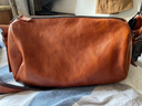 慢時(shí)光復古手工擦色真皮斜挎包休閑橫款男包頭層牛皮單肩包通勤圓筒包潮 淺棕色 曬單實(shí)拍圖
