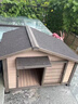 福遠新款室外防腐實(shí)木狗屋小中大型犬寵物狗房子犬舍狗別墅金毛泰迪窩 淺灰色 XL-大型 曬單實(shí)拍圖