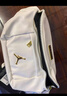 NIKE JORDAN 耐克兒童腰包新款兒童男女童單肩包 正黑色／金色 8/20【36*8*12cm 約3.5L】 曬單實(shí)拍圖