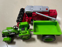 Jinjiang合金聯(lián)合收割機玩具車(chē)模型農夫手扶復古拖拉機男孩小型兒童汽車(chē) 復古拖拉機+車(chē)斗【綠】+人偶兩個(gè) 曬單實(shí)拍圖
