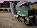 绿源60V20A电动摩托车通勤代步电动车MODA C2  NFC解锁  液冷电机 风暴灰（靠背） 实拍图