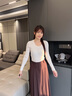 歌力思（ELLASSAY）【博主同款】秋季新款100%綿羊毛曠野美拉德柔軟修身針織衫女 純凈白 S 曬單實(shí)拍圖