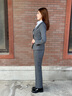 伊婭莎小西裝外套女職業(yè)裝西服套裝氣質(zhì)干練工裝白領(lǐng)面試正裝前臺工作服 灰色西裝+西褲 L 建議100-110斤 曬單實(shí)拍圖