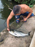 挺派（TINGPAI） 浮釣鰱鳙釣組水怪釣籠鰱鳙水怪釣組無阻倒刺鰱魚胖頭專用爆炸鉤 花鰱餌鉤套餐（2個5鉤+酸臭餌） 13號 曬單實拍圖