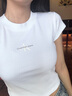Calvin KleinJeans春夏女士簡(jiǎn)約字母時(shí)尚ck辣妹重磅微彈正肩短袖T恤J221171 YAF-月光白 S 曬單實(shí)拍圖
