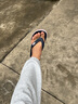 卡駱馳（crocs）拖鞋男女 貝雅卡駱班戶外沙灘涉水浴室基礎(chǔ)耐磨防滑夾腳人字拖男 貝雅人字拖/白色-深藍(lán) 41-42 M8W10/26cm 曬單實(shí)拍圖
