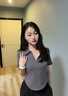 嫻柔短袖t恤女2025年夏季新款收腰翻領(lǐng)弧形下擺短款黑色半袖polo上衣 灰色 卡碼拍大 XL 【110-120斤】 曬單實(shí)拍圖