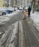 美科（MYTEC）除雪鏟加厚推雪板帶輪道路掃雪工具清雪锨戶(hù)外垃圾鐵鍬家用糧食鏟 70cm一體錳鋼雪鏟【1.4米手柄】 曬單實(shí)拍圖