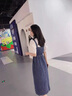 唐菓蜜（TANG GUO MI）牛仔背帶連衣裙女2023夏季新款女裝韓版時(shí)尚百搭收腰顯瘦裙子夏天 白色上衣+深藍(lán)色背帶裙 M (建議100-115斤) 曬單實(shí)拍圖